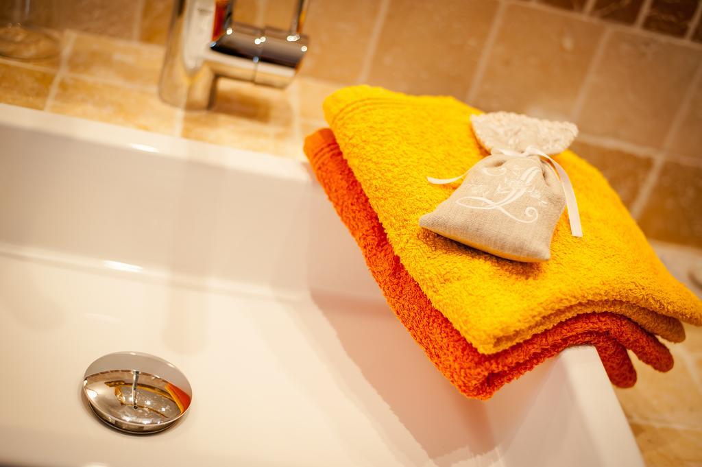 Les 4 Elements Bed & Breakfast Tourrettes-sur-Loup Rom bilde